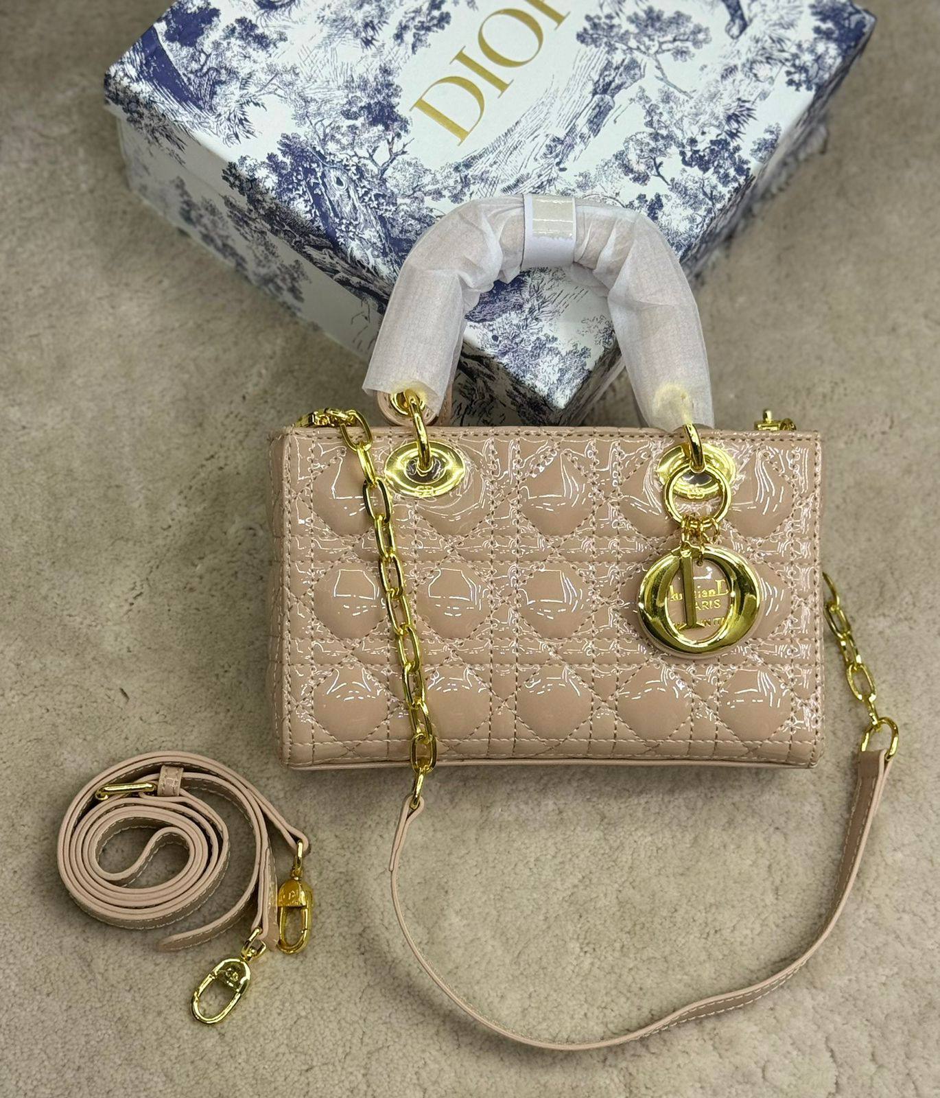 LADY DIOR 🆕
GOOD QUALITY 💯

110 dhs🌺

WITH BOX 📦 🔥
🎁🎁🎁

Zain28
♥️♥️♥️