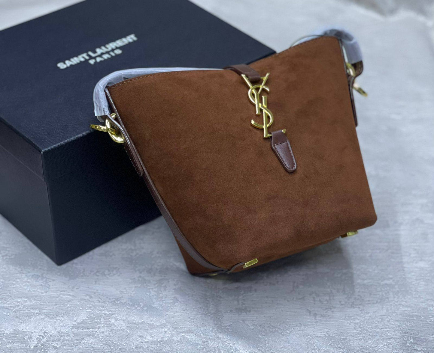 YSL
105 dhs🗽

Zain175
♥️♥️♥️