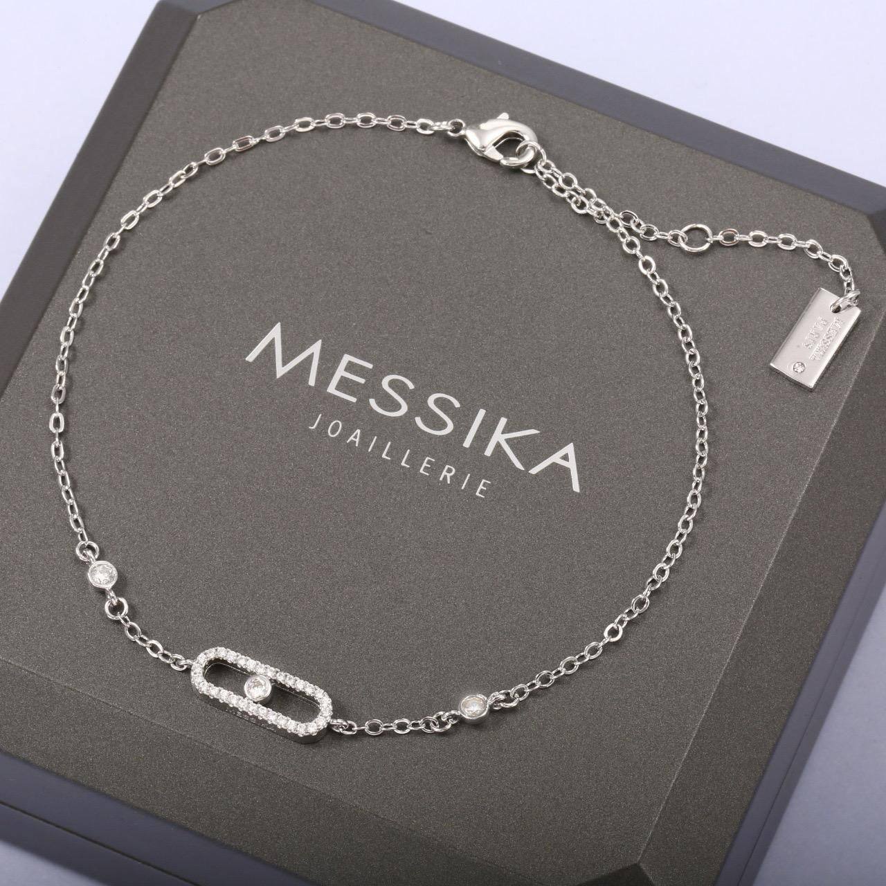 Messika SET 🔥*
Necklace ❣️
Earring 🍁
Bracelet 🦋
Ring 💍 size available 👇
6,7,8,9
Master quality 💯
With normal boxes 📦 
140 dhs🪙🌨️
With master box 🗃️ 
180 dhs🪙🌨️

Zain216
♥️♥️♥️