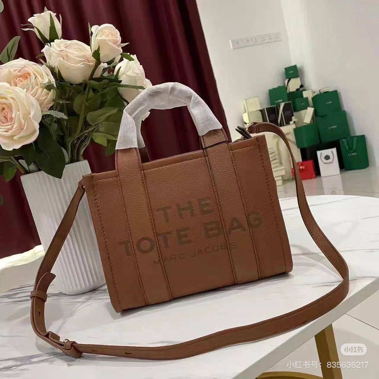 🎉 Offer 🎊 Toryburch Tote
1️⃣ First quality＋🎁
size : 26*22 / 23*20 cm
70 dhs🪙🌺
with box 🎁
Limit Stock

Zain115
♥️♥️♥️