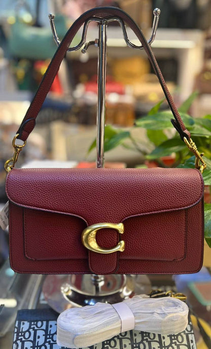 Coach
95 dhs🪙💕

with box 🗃️

Zain269
♥️♥️♥️