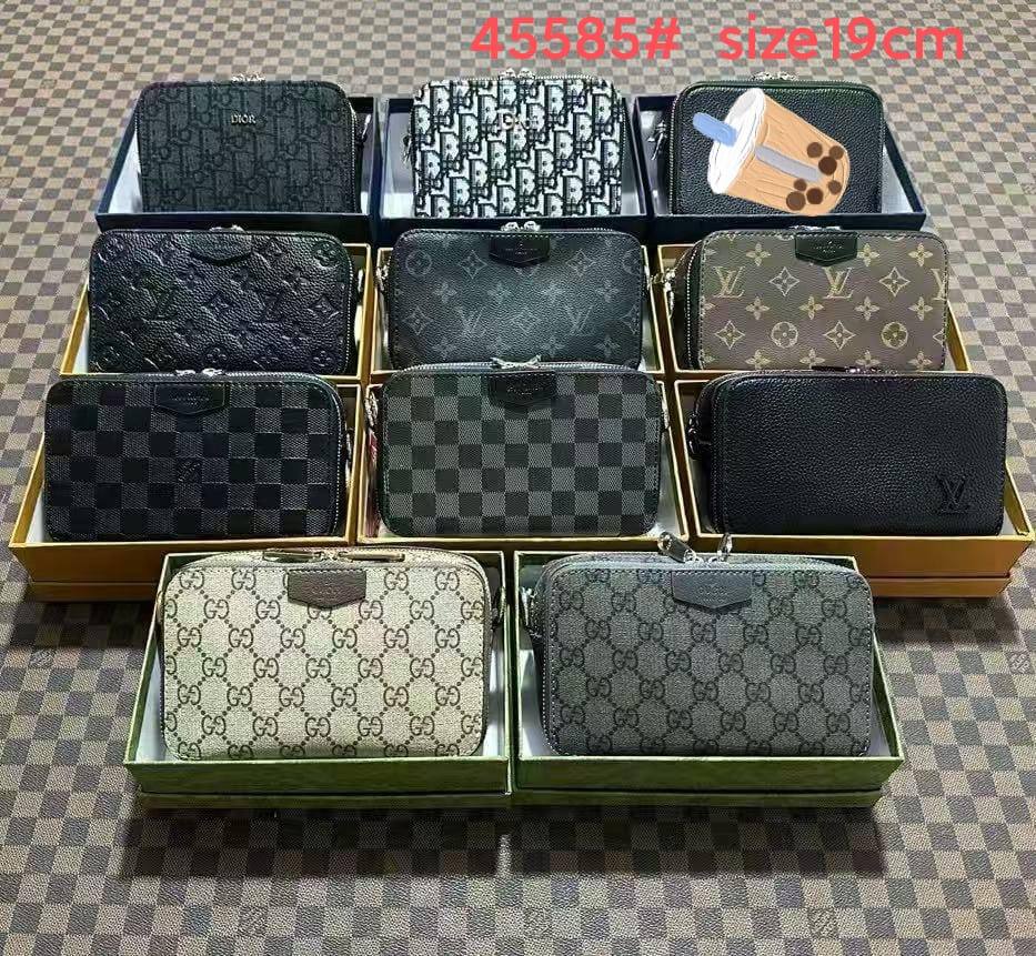 New❣️

85 dhs✅

with box🎁🎁🎁

size 20cm
Men's and women's crossbody bags

Zain26
♥️♥️♥️