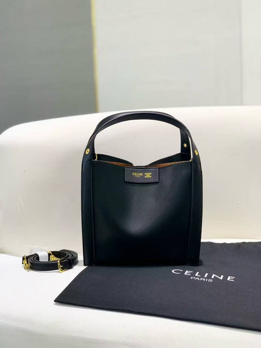 CELINE
SIZE  ……… 24 CM 🥰
95 dhs🇦🇪

Zain244
♥️♥️♥️