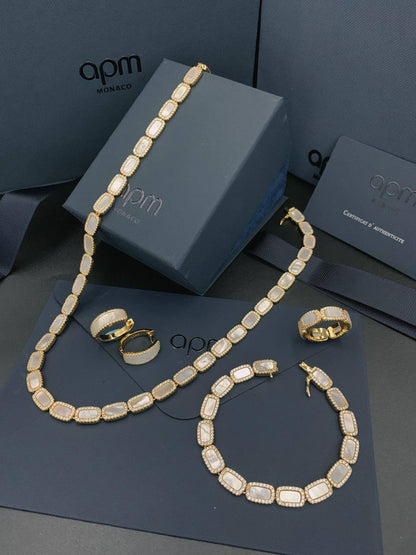 APM SET 💫✨
Master Quality
Monaco
NECKLACE
BRACELET
EARRING
RING
With BOX AND PAPER BAG 
410 dhs🇦🇪🇦🇪🎁🛍️

Zain89
♥️♥️♥️