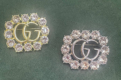 New arrival branded brooches 
30 dhs✅✅
35 dhs✅✅ with box 

Zain243
♥️♥️♥️