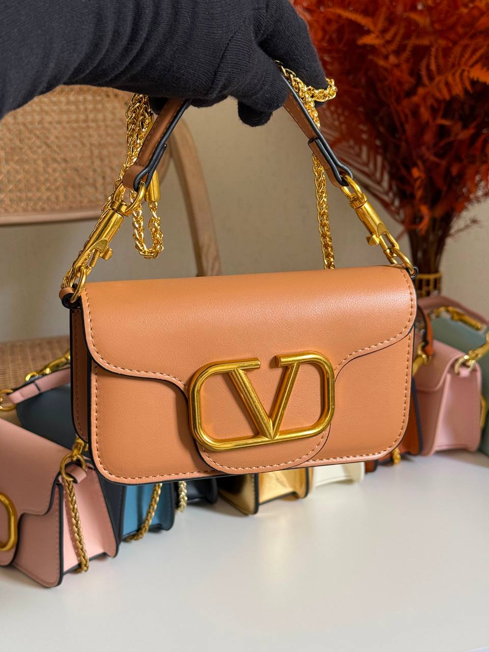 VALENTINO
20cm
310 dhs🇦🇪🇦🇪
Top quality 
With box🎁

Zain167
♥️♥️♥️