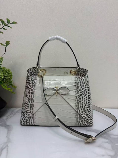 Dior 
Master
380 dhs🪙🌨️
#28cm🩷🙋‍♂️

Zain228
♥️♥️♥️