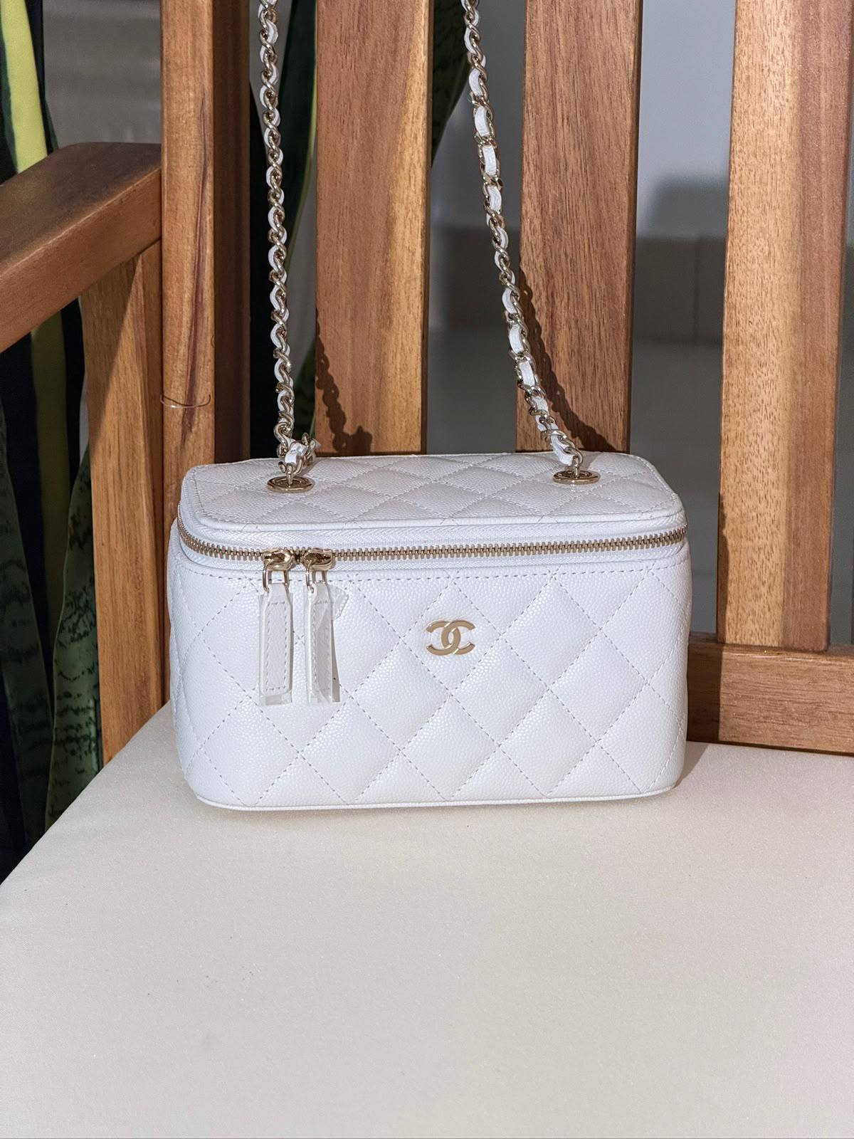 CHANEL 
Super Master Quality ⚡️
Original Packing 🎁
Size 17Cm📏
For Price 👇 WhatsApp✅
0568585901 
0507557372
0552275751 Owner Zain 👌

Zain321
♥️♥️♥️