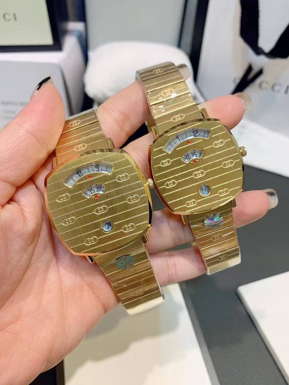 Gucci Smash 
Good quality
*Unisex watch*
*Battery*
280 dhs🪙💚

Zain29
♥️♥️♥️