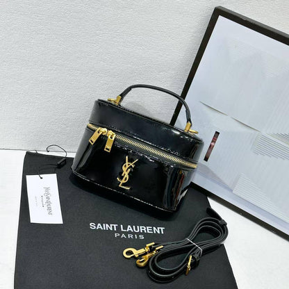 💗 YSL Gaby
1⃣️ First quality +🎁
size : 18.5 * 13 * 7 cm
85 dhs❣️
with box 🎁

Zain115
♥️♥️♥️