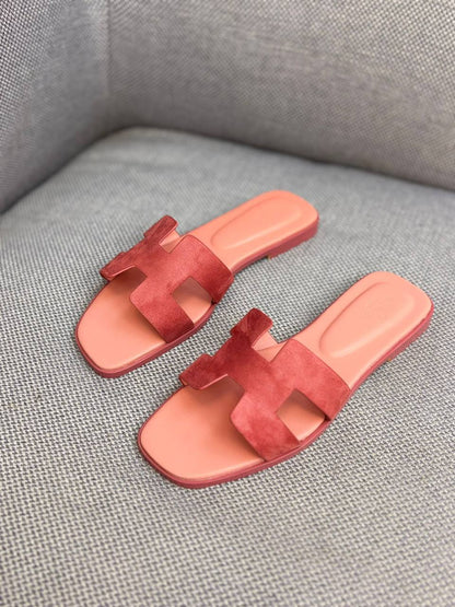 Hermes  
100 dhs✅
Size 36-42

Zain55
♥️♥️♥️