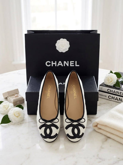 NEW CAME
CHANEL 
GOOD QUALITY
100 dhs🇦🇪🇦🇪
Size 36 TO 41

Zain40
♥️♥️♥️