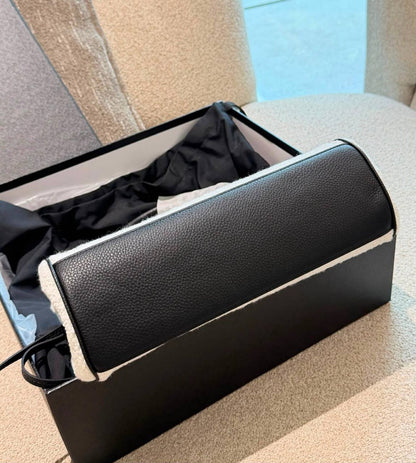CHANEL 
COPY ONE 
220 dhs🇦🇪🇦🇪

Zain295
♥️♥️♥️