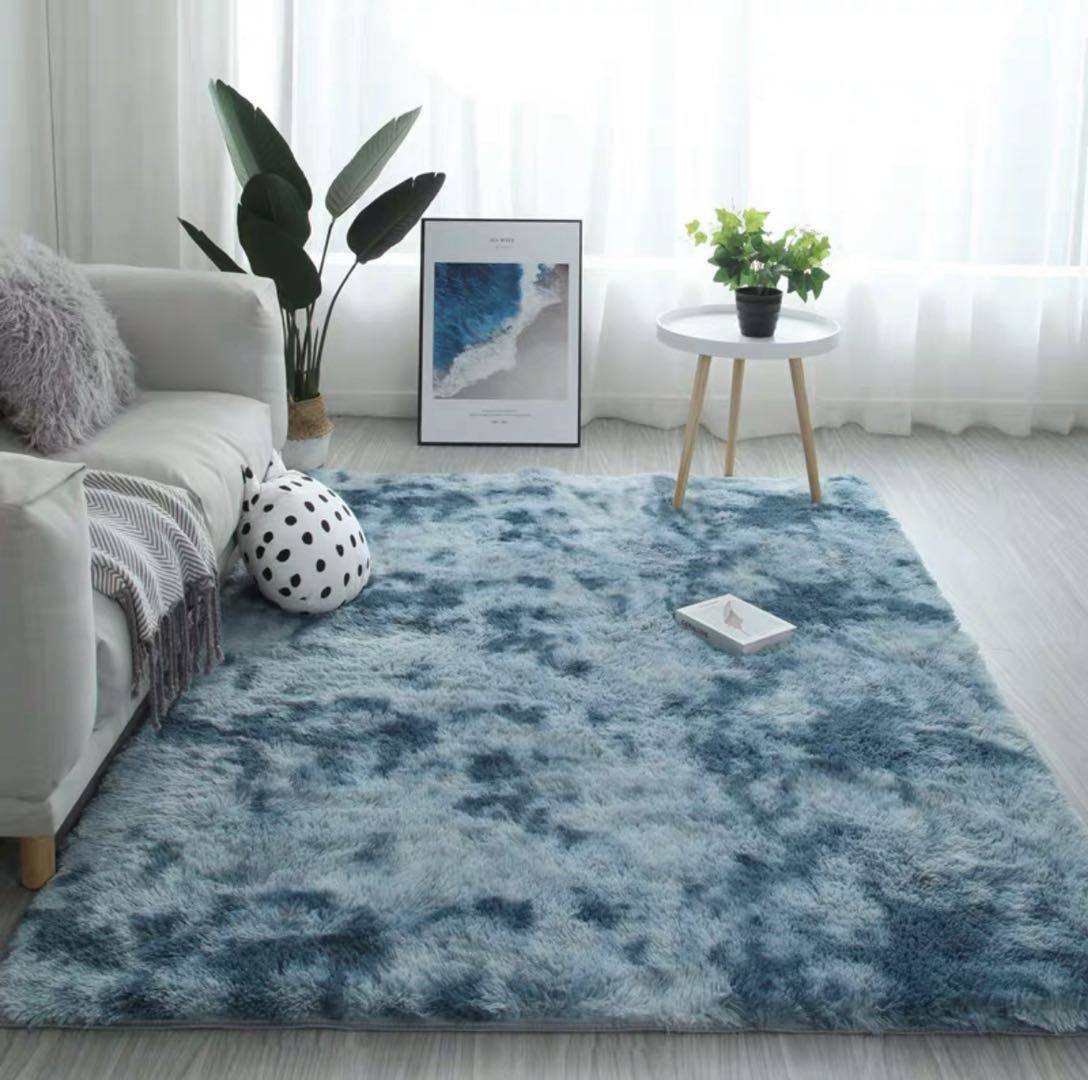 Velvet carpet 
Washing machine you can wash .
Good quality strong for long time !!
Size 160*210
120 dhs✅

Zain99
♥️♥️♥️