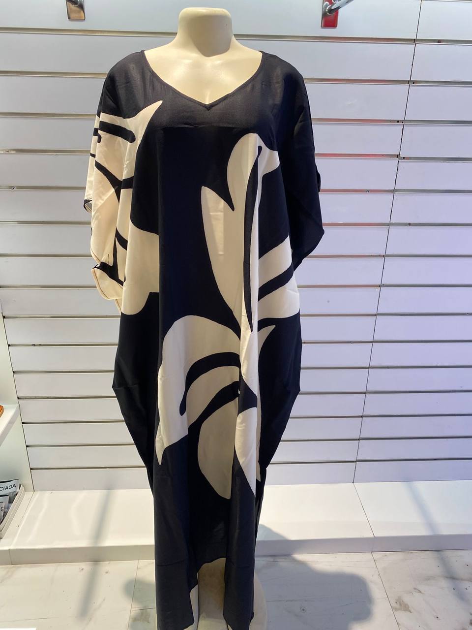 Dress 👗  
80 dhs✅
Material cotton 🌹🌹🌹
Free size 🔥💃💃💃💃💃

Zain161
♥️♥️♥️