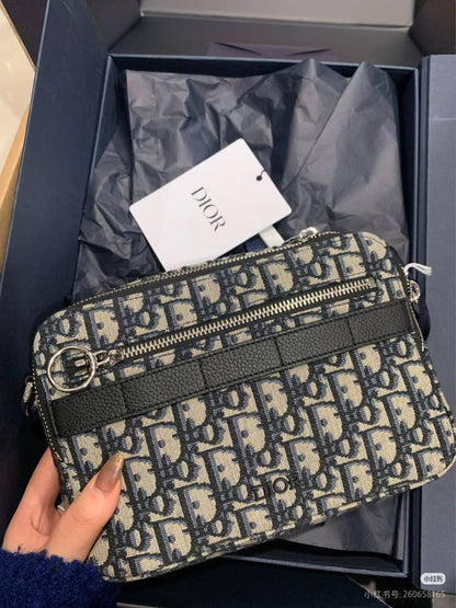Dior
Master❣️❣️
260 dhs✅

Zain10
♥️♥️♥️