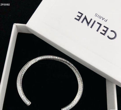 CELINE
Bangle’s
55 dhs🪙🌨️

Zain262
♥️♥️♥️