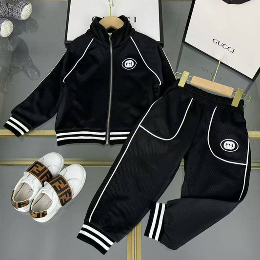 Gucci 
*Super master quality 😍*
*Size:2/12years old*
300 dhs🪙🌨️

Zain261
♥️♥️♥️