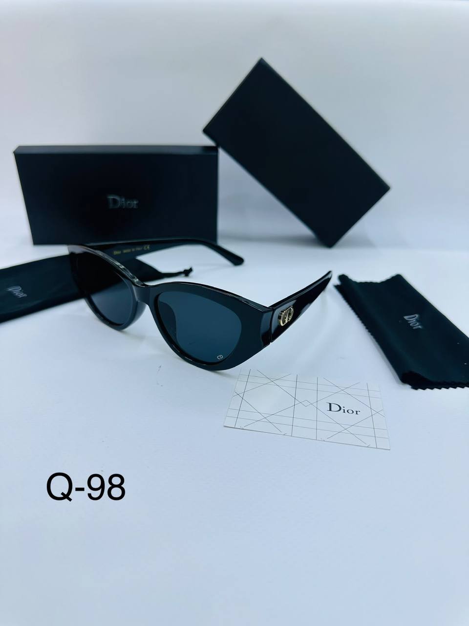 Sunglasses 🕶️*
New stock 💥
good quality 💯
Copy one 1️⃣ 
With master box 🗃️ 
50 dhs💛

Zain216
♥️♥️♥️