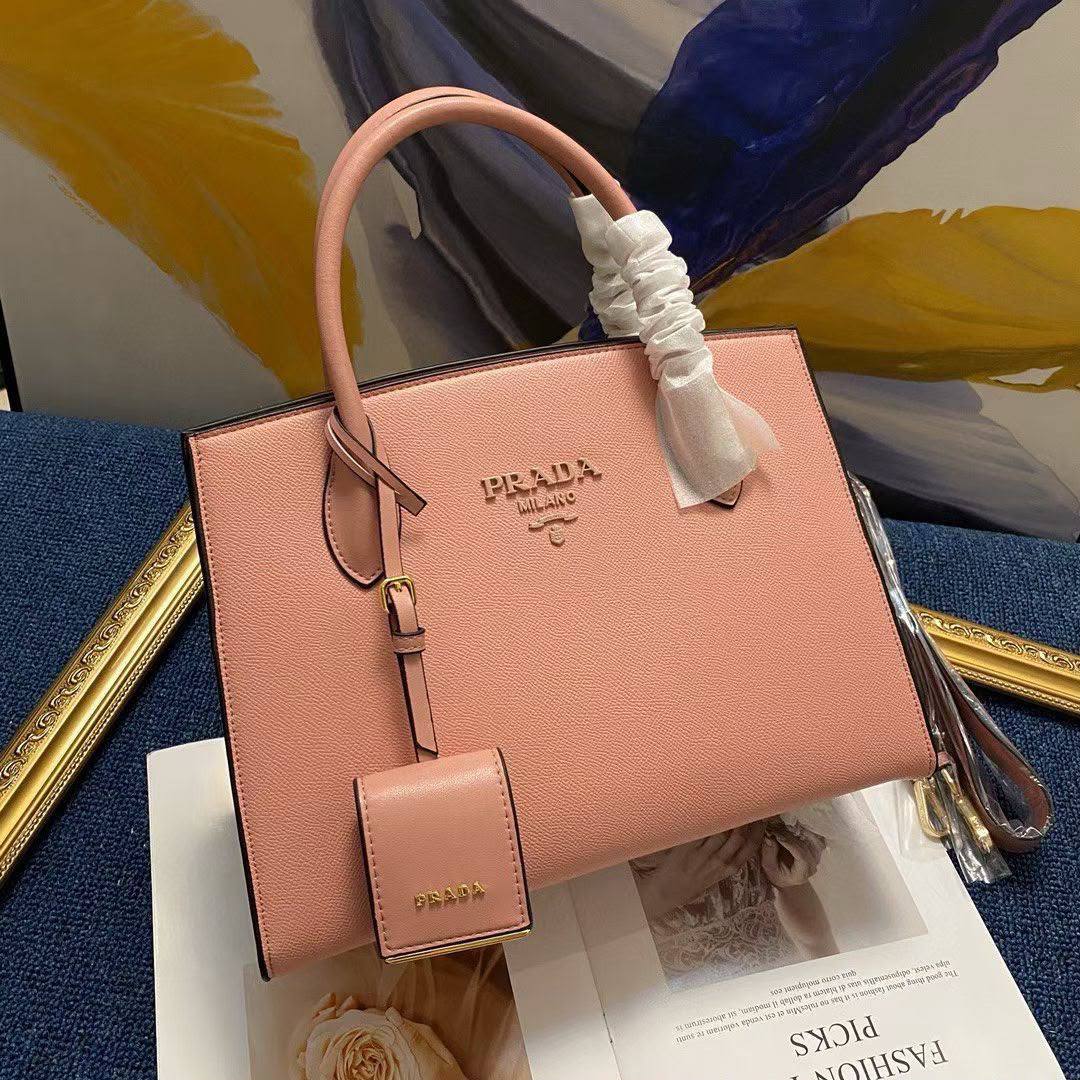 Prada

330 dhs🇦🇪🇦🇪


Zain153
♥️♥️♥️