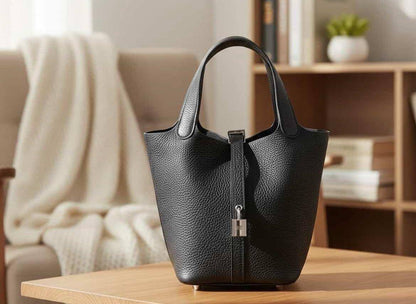HERMES
Best quality with box
115 dhs💓
size 15CM

Zain290
♥️♥️♥️