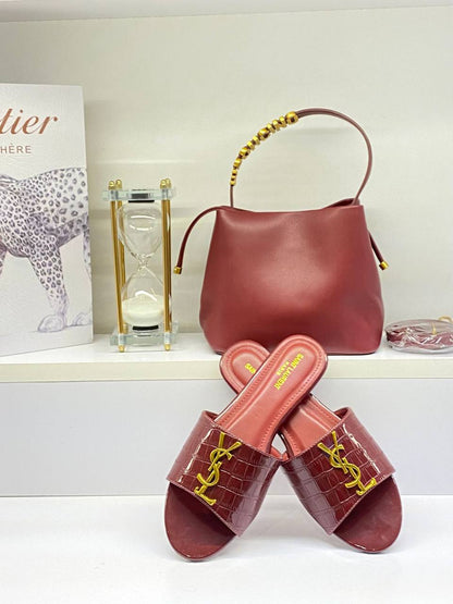 Bag & Slipper Set
160 dhs✅
Size 36…..41

Zain161
♥️♥️♥️