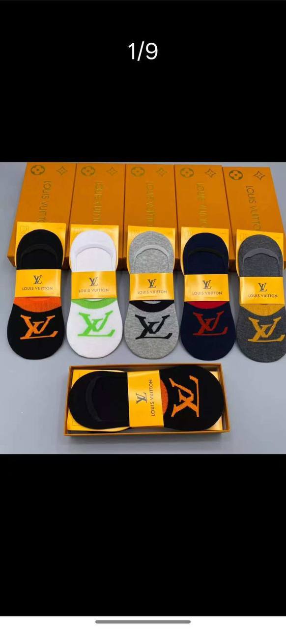 NEW CAME
SOCKS 
GOOD QUALITY 
35 dhs✅
(IN ONE BOX 5 PAIRS)

Zain40
♥️♥️♥️
