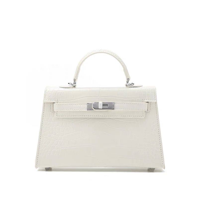 Hermes
High quality
115 dhs💓

Zain136
♥️♥️♥️