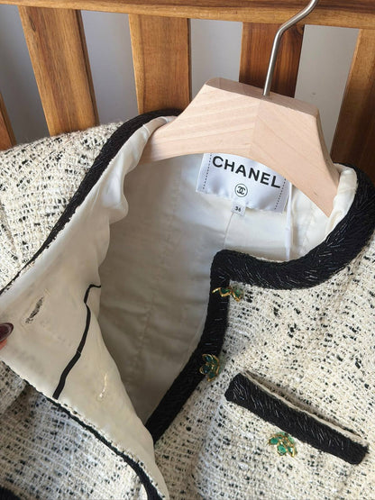❤️‍🔥✨CHANEL NEW ❤️‍🔥✨
    ✨VIP QUALITY ✨
   Cotton +silk lining 
Size : 36-38-40-42

900 dhs🇦🇪🇦🇪

Zain287
♥️♥️♥️