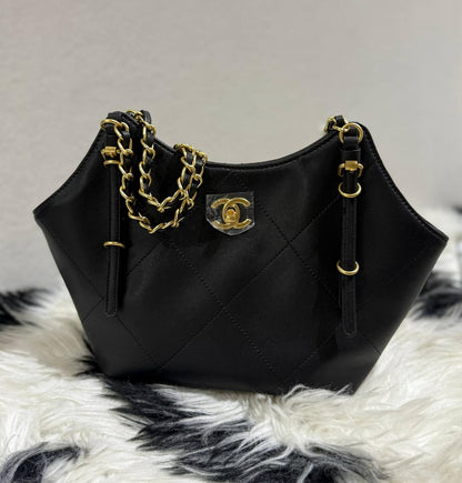 Chanel 
Master
270 dhs🇦🇪

Zain228
♥️♥️♥️