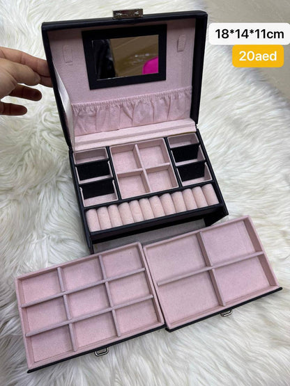 📿⌚️ Jewelry / Watch box
High quality +🎁
size : 18 ~ 32 * 8 cm
55 dhs✅

Zain115
♥️♥️♥️