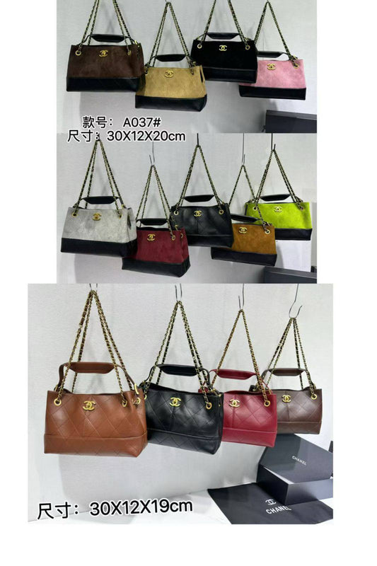 Chanel  
100 dhs❣️
with box 📦 

Good quality 

Zain253
♥️♥️♥️