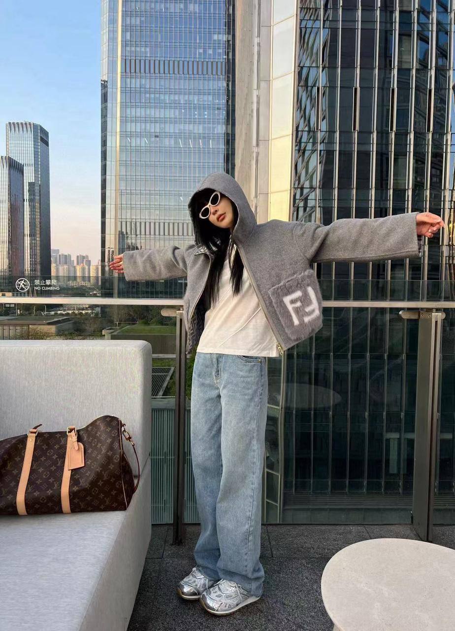 *New collections💝    
280 dhs🇦🇪🇦🇪
*good  quality  
*Sizes:S M L 
*AVAILABLE NOW*

Zain231
♥️♥️♥️