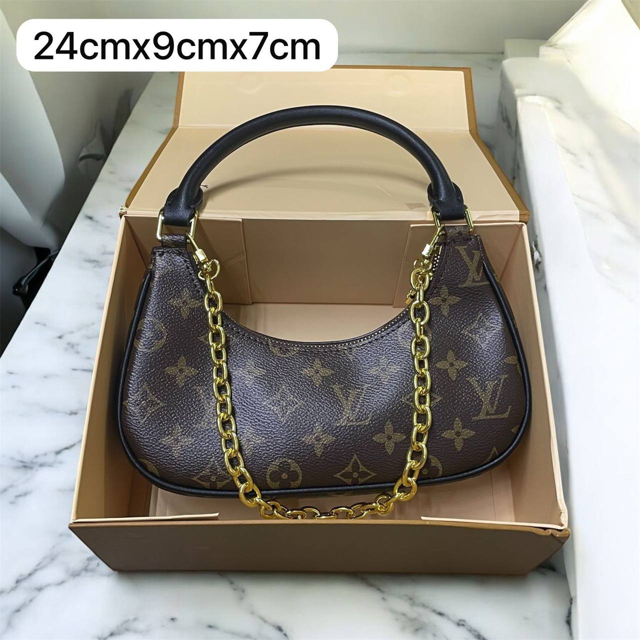LV
90 dhs✅

with box
🎁🎁🎁

Zain72
♥️♥️♥️