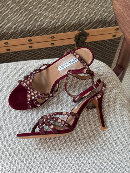 Aquazzura 
Size: 36 to 41
Super master quality 
450 dhs❣️

Zain198
♥️♥️♥️