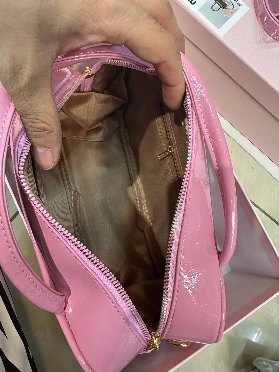 Dior - Miu Miu

With box 
🎁🎁🎁

85 dhs💓

Zain136
♥️♥️♥️
