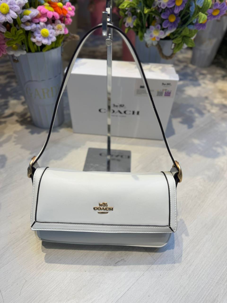 COACH  
ETTA
26cm
105 dhs❤️

with box
🎁🎁🎁

Zain44
♥️♥️♥️