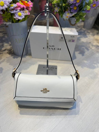COACH  
ETTA
26cm
105 dhs❤️

with box
🎁🎁🎁

Zain44
♥️♥️♥️