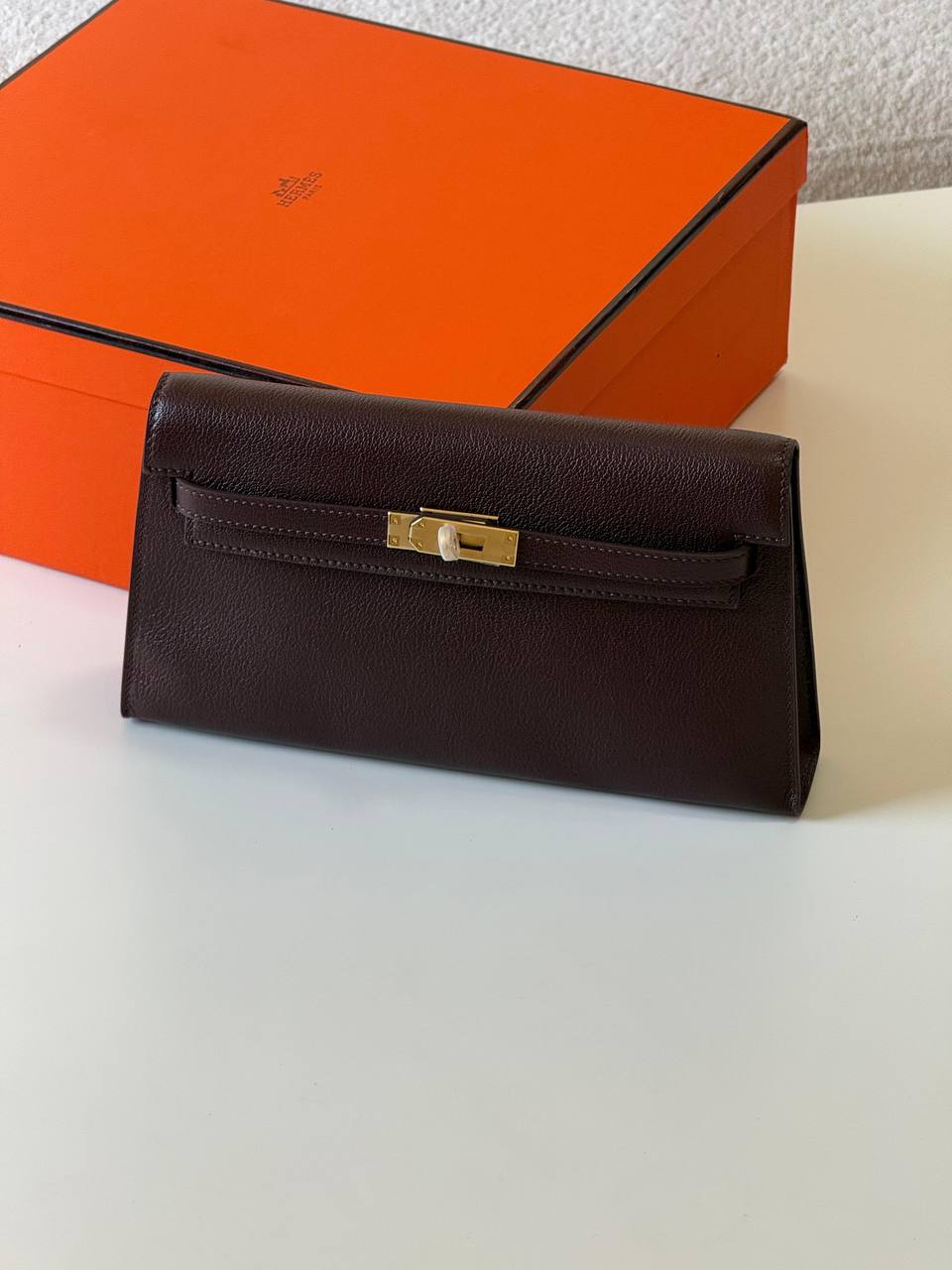 Hermes Elan chevre  27cm💕master quality😍

with box❤️ 
🎁🎁🎁

480 dhs🪙💚

Zain52
♥️♥️♥️