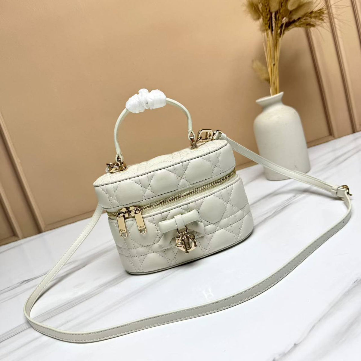 Dior

310 dhs🇦🇪🇦🇪🇦🇪

 Zain153
♥️♥️♥️
