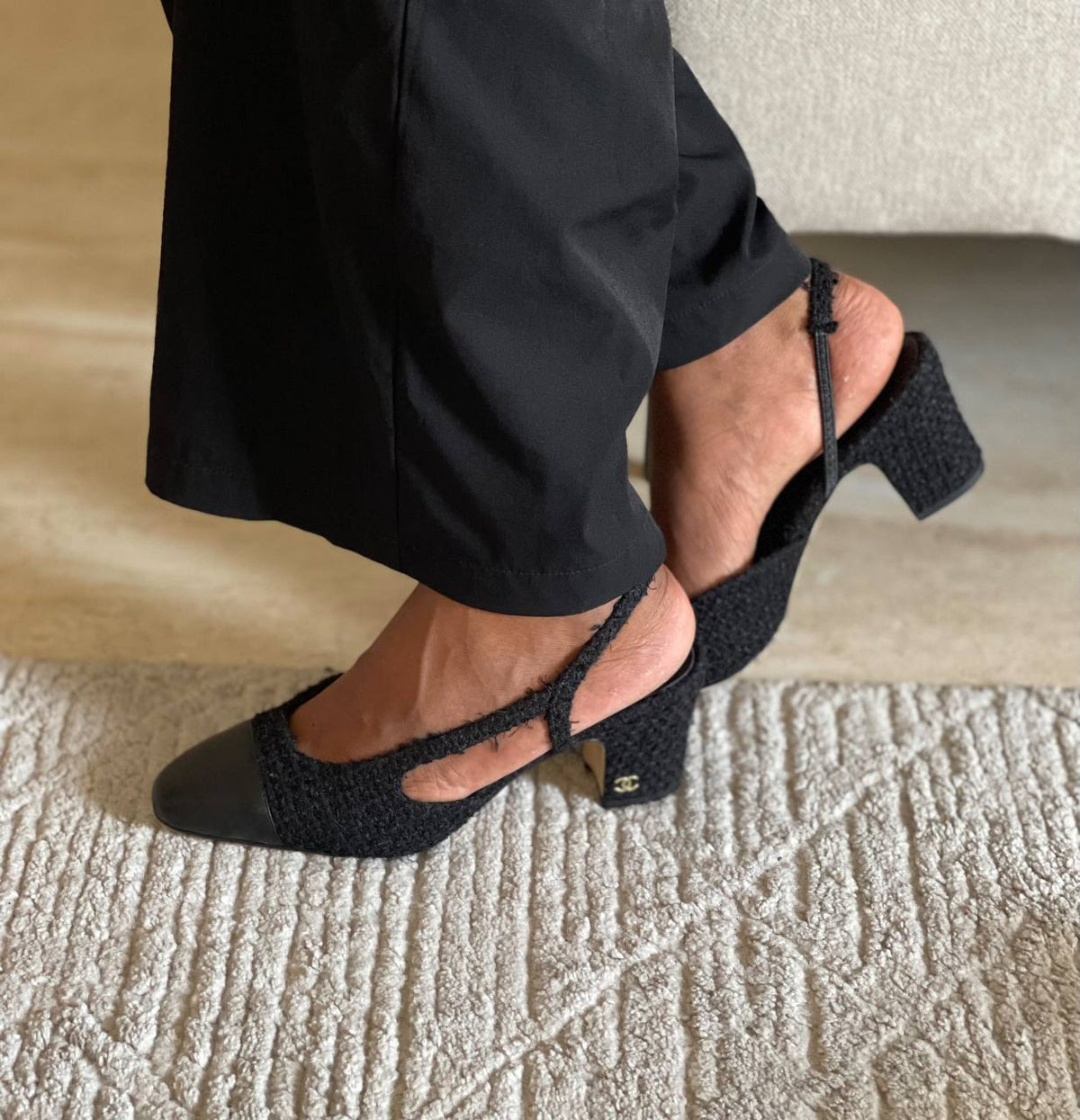 Chanel 

Vip quality 

Size:36 to 42

430 dhs🇦🇪🇦🇪

Zain113
♥️♥️♥️