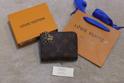 LV Wallet
For Ladies
Master Quality
110 dhs✅

Zain33
♥️♥️♥️