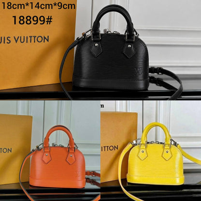 LOUIS VUITTON ,

all are very good quality 

100 dhs🇦🇪🇦🇪

Zain295
♥️♥️♥️