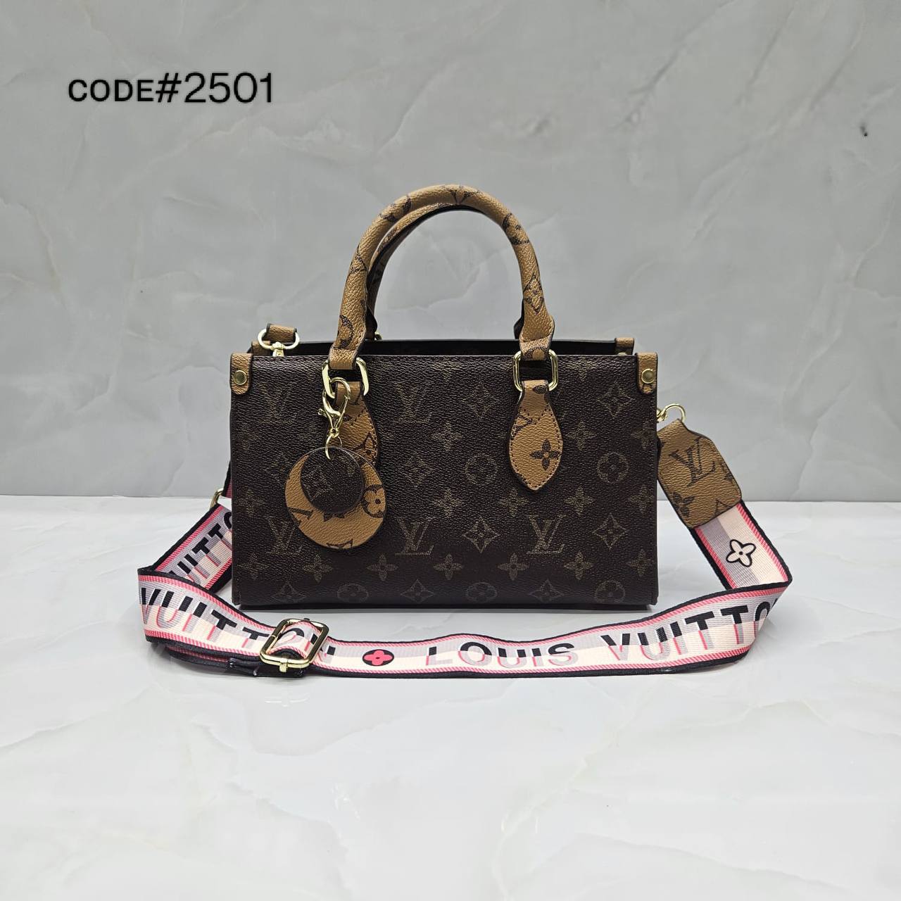 LV
ᴇᴀsᴛ ᴡᴇsᴛ ᴍᴏɴᴏɢʀᴀᴍ
sɪᴢᴇ : 25.5 cm

70 dhs🪙💕

Zain31
♥️♥️♥️