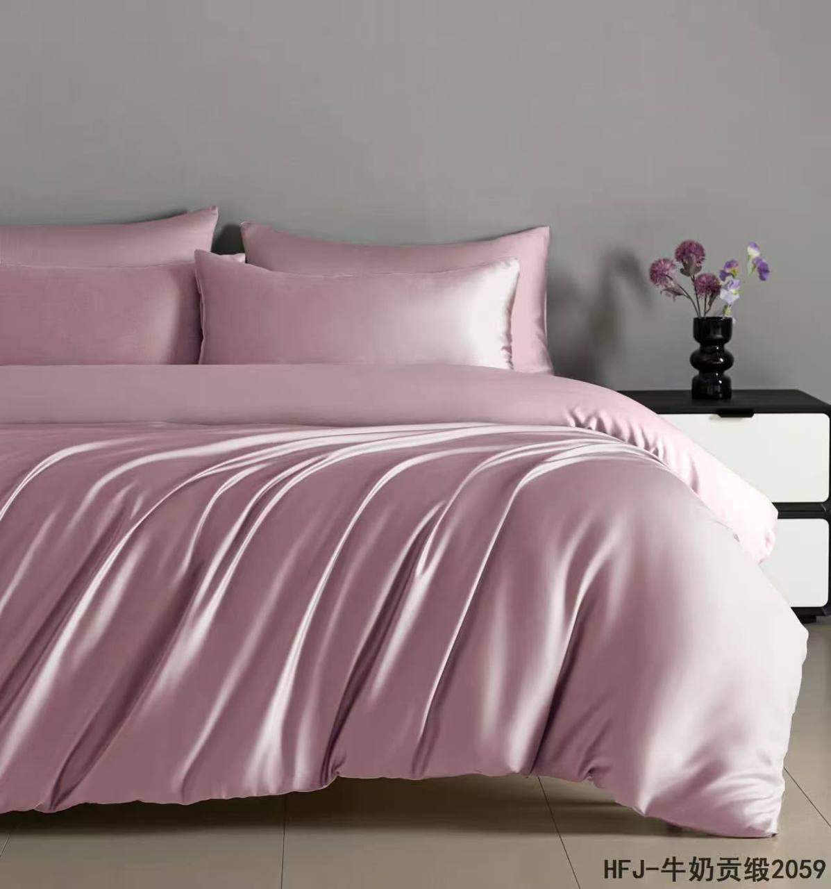 New collection 
Master 💥💥
Bedsheets set
100 %
Silk 
King size cover 6pcs set 
1 duvet cover 240/220
1 fitted sheets 200/200+30
4 pillowcases 75/50
170 dhs🇦🇪🇦🇪

Zain99
♥️♥️♥️