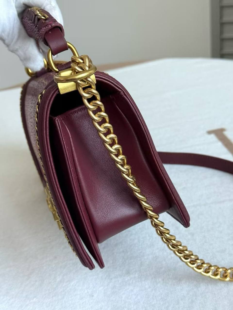 Chanel Boy Bag features unique stingray skin texture and polished gold hardware❤️❤️
Italian leather 💯💯
For Price 👇 WhatsApp✅
0568585901 
0507557372
0552275751 Owner Zain 👌

Zain71
♥️♥️♥️