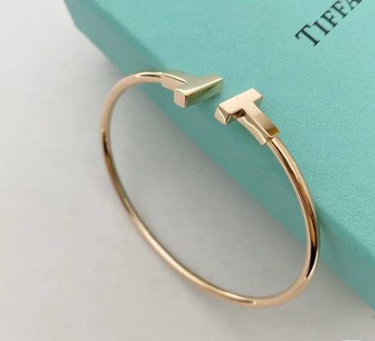 Tiffany Bangle* ☘️
Master Quality 

*45* AED normal box 📦

Zain48
♥️♥️♥️