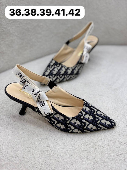 Dior sandal
120 dhs🇦🇪


36-42

Zain55
♥️♥️♥️