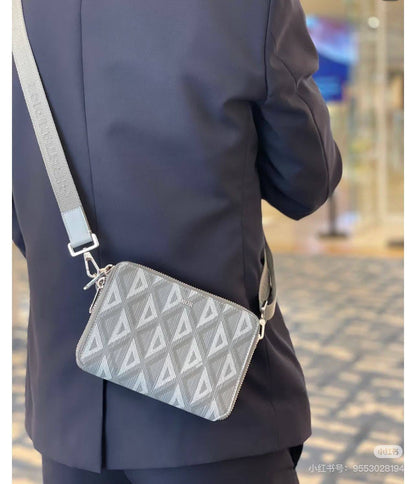 Dior Men 
Cross body Bag 
Master Quality
210 dhs🗽

Zain33
♥️♥️♥️