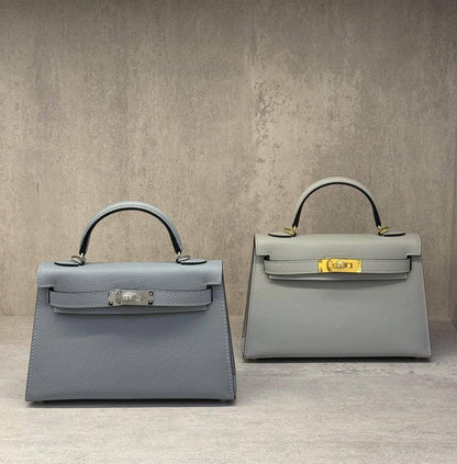Hernes
𝐇𝐞𝐫𝐦𝐞𝐬 𝐌𝐢𝐧𝐢 𝐊𝐞𝐥𝐥𝐲 𝟏𝟗𝐜𝐦 
𝐇𝐚𝐧𝐝 𝐌𝐚𝐝𝐞 
1350 dhs✅🖤🌴

ETAG4
♥️♥️♥️